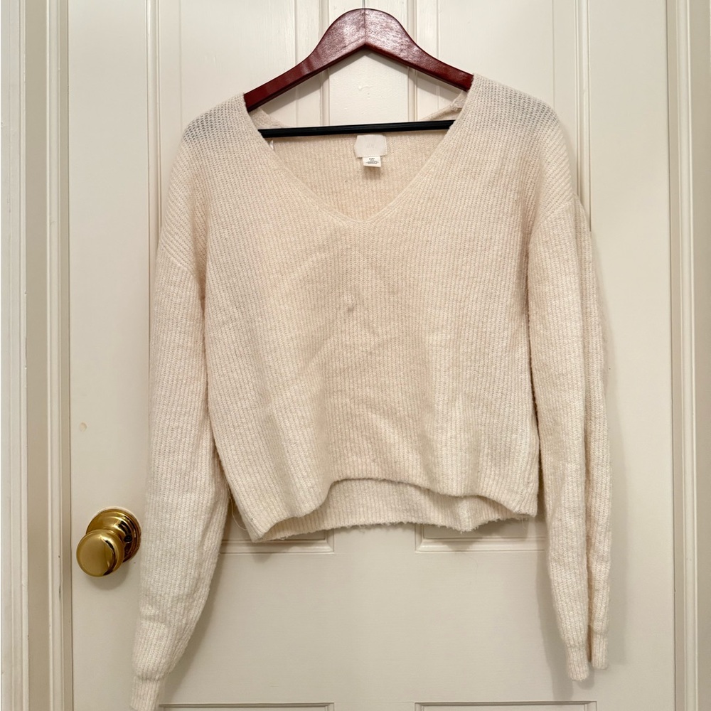 Cozy H&M Cream V-Neck Sweater